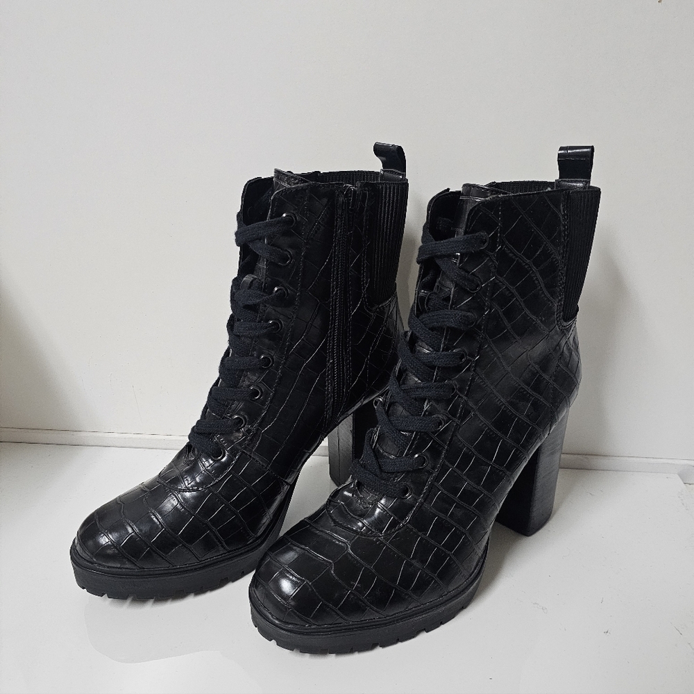 Steve Madden Latch Croc-Embossed Leather Boots Size 10 Black CrocHeel 4"